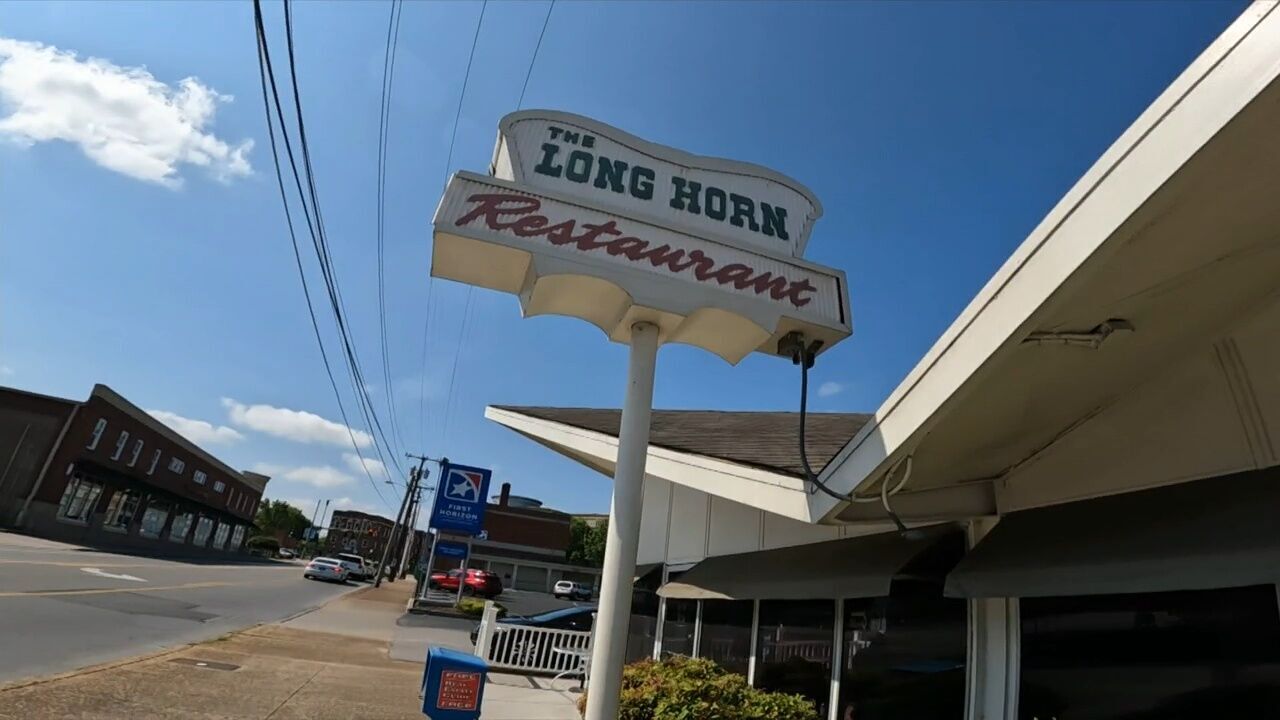 3 IN YOUR TOWN: A visit to a Chattanooga staple, The Long Horn Restaurant